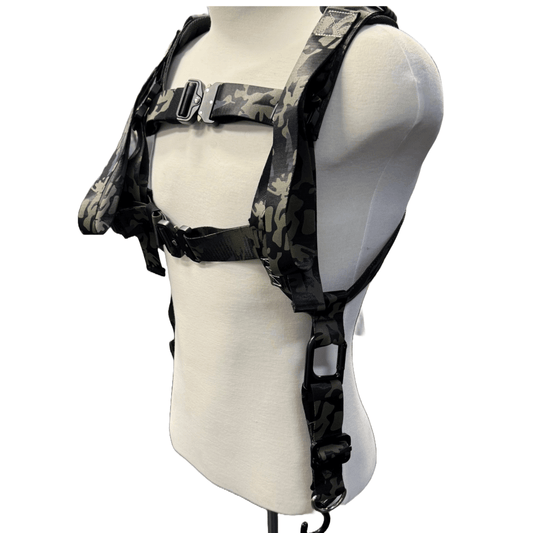 Squat Harness Premium Adjustable V3 displayed on a mannequin, featuring adjustable straps and buckles for leg workouts.
